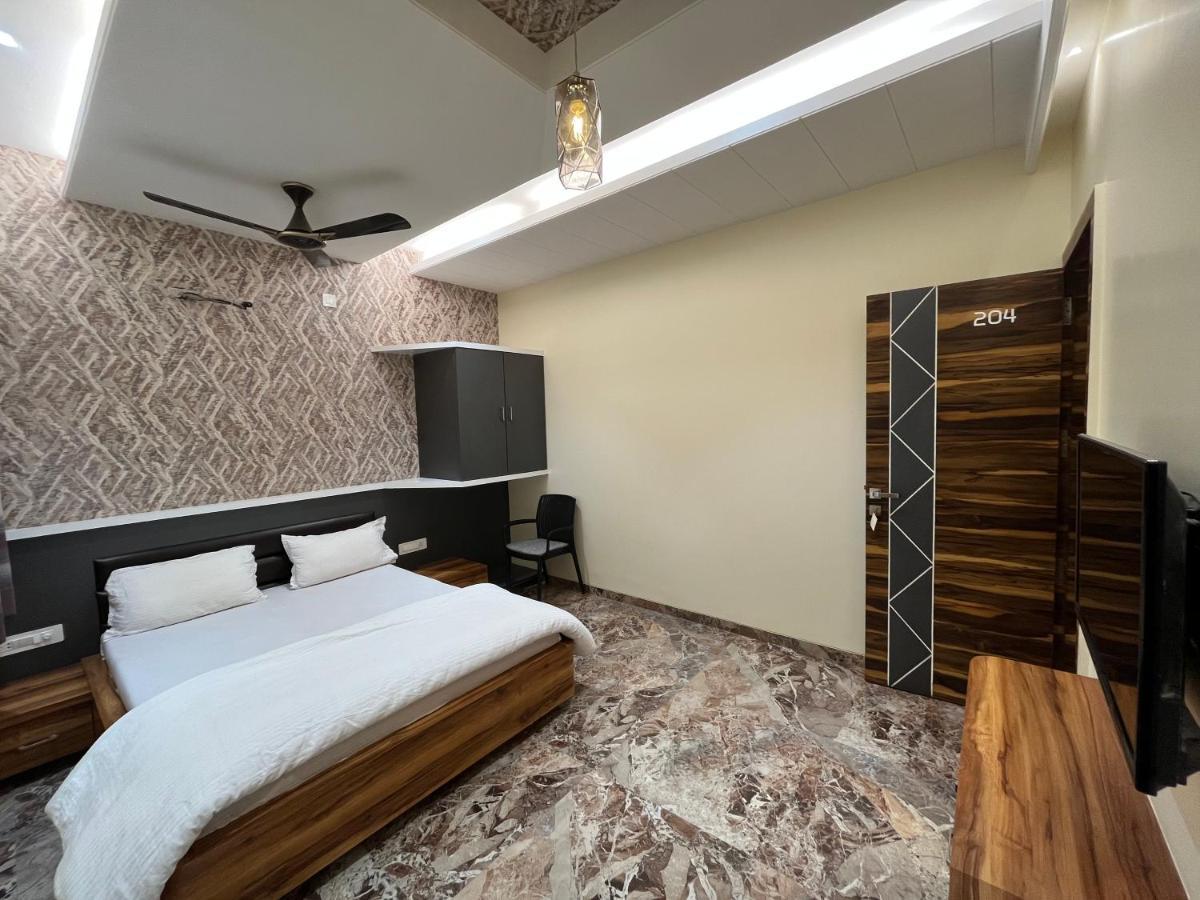 Hotel Aryadeep Phardāpur Eksteriør bilde